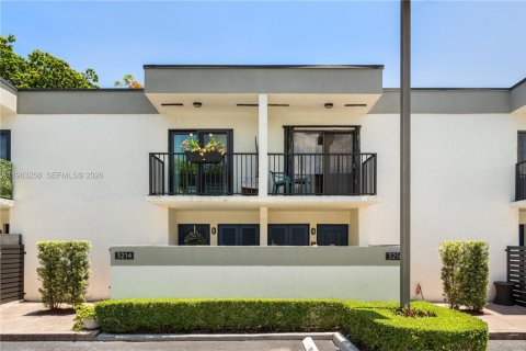 Townhouse in Miami, Florida 2 bedrooms, 81.38 sq.m. № 2026089 - photo 21