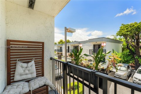 Townhouse in Miami, Florida 2 bedrooms, 81.38 sq.m. № 2026089 - photo 17