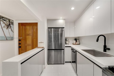 Townhouse in Miami, Florida 2 bedrooms, 81.38 sq.m. № 2026089
