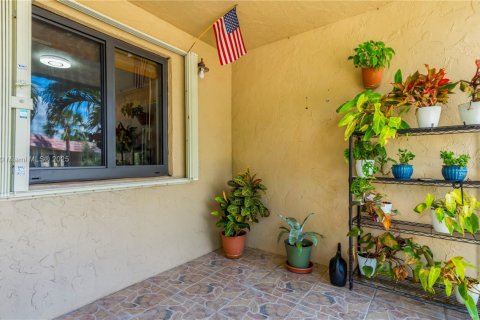 Condo in Weston, Florida, 2 bedrooms  № 1874741 - photo 27