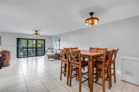 Condo in Weston, Florida, 2 bedrooms  № 1874741 - photo 17