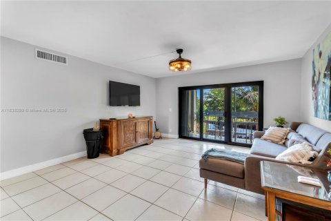 Condo in Weston, Florida, 2 bedrooms  № 1874741 - photo 4