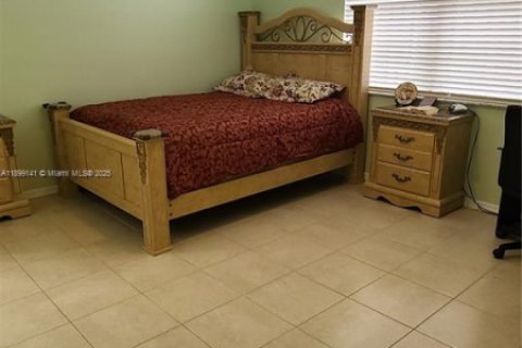 Touwnhouse à louer à Homestead, Floride: 3 chambres, 120.59 m2 № 1951070 - photo 25