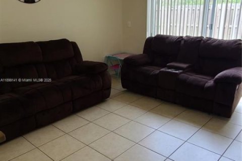 Touwnhouse à louer à Homestead, Floride: 3 chambres, 120.59 m2 № 1951070 - photo 8