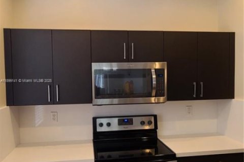 Touwnhouse à louer à Homestead, Floride: 3 chambres, 120.59 m2 № 1951070 - photo 18