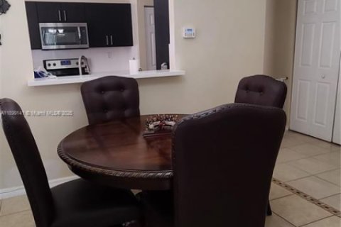 Touwnhouse à louer à Homestead, Floride: 3 chambres, 120.59 m2 № 1951070 - photo 13