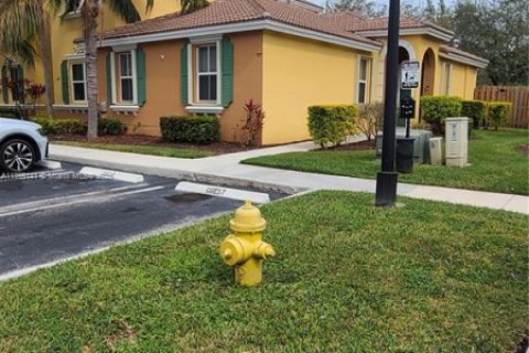 Touwnhouse à louer à Homestead, Floride: 3 chambres, 120.59 m2 № 1951070 - photo 4