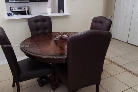 Touwnhouse à louer à Homestead, Floride: 3 chambres, 120.59 m2 № 1951070 - photo 12