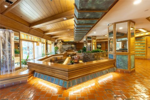 Condo in Miami, Florida, 2 bedrooms № 2079467 - photo 27
