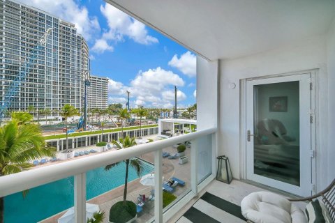 Condo in Bal Harbour, Florida, 1 bedroom  № 1737594 - photo 8