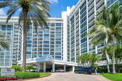 Condo in Bal Harbour, Florida, 1 bedroom  № 1737594 - photo 4