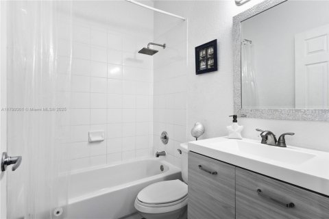Купить кондоминиум в Дорал, Флорида 3 спальни, 127.28м2, № 1730530 - фото 25