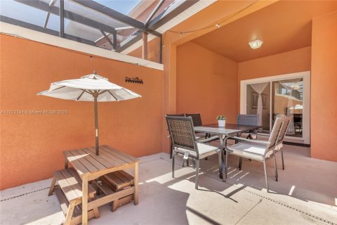 Townhouse in Kissimmee, Florida 4 bedrooms, 176.89 sq.m. № 1865484 - photo 17