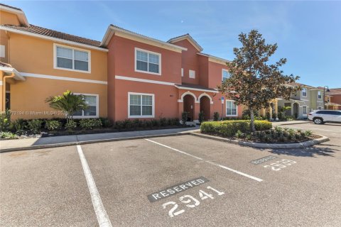 Townhouse in Kissimmee, Florida 4 bedrooms, 176.89 sq.m. № 1865484 - photo 1