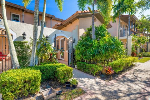 Townhouse in Pembroke Pines, Florida 3 bedrooms, 215.44 sq.m. № 1880099 - photo 1