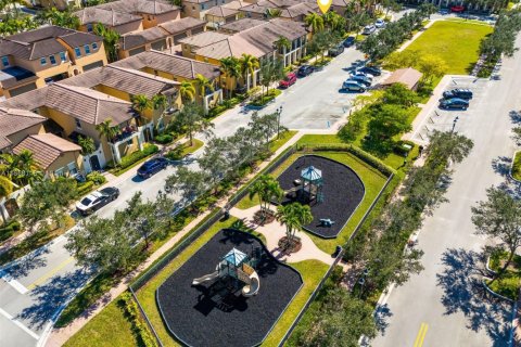 Townhouse in Pembroke Pines, Florida 3 bedrooms, 215.44 sq.m. № 1880099 - photo 21