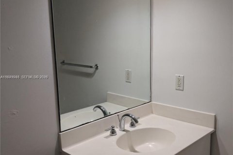 Condominio en alquiler en Hollywood, Florida, 1 dormitorio, 84.17 m2 № 2006445 - foto 19