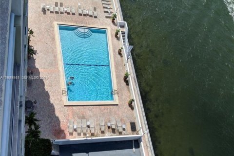 Condominio en alquiler en Hollywood, Florida, 1 dormitorio, 84.17 m2 № 2006445 - foto 5