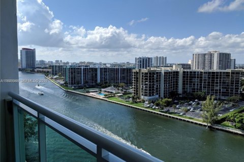 Condominio en Hollywood, Florida, 1 dormitorio № 2006445