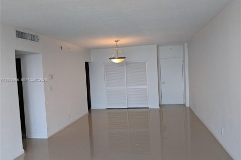 Condominio en alquiler en Hollywood, Florida, 1 dormitorio, 84.17 m2 № 2006445 - foto 18
