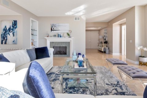 Condo in Lauderdale-by-the-Sea, Florida, 4 bedrooms  № 2012227 - photo 4