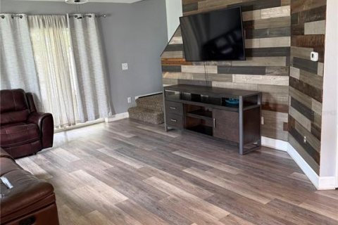 Touwnhouse à louer à Brandon, Floride: 2 chambres, 109.44 m2 № 2150463 - photo 4