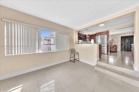 Villa ou maison à vendre à North Miami, Floride: 3 chambres, 129.6 m2 № 1952190 - photo 23