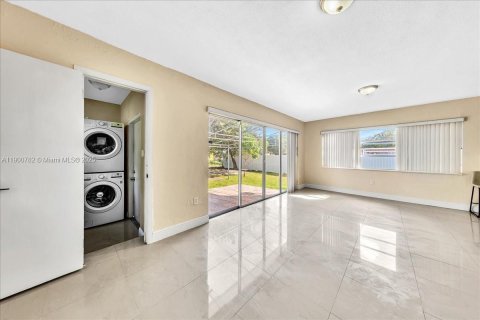 Villa ou maison à vendre à North Miami, Floride: 3 chambres, 129.6 m2 № 1952190 - photo 26