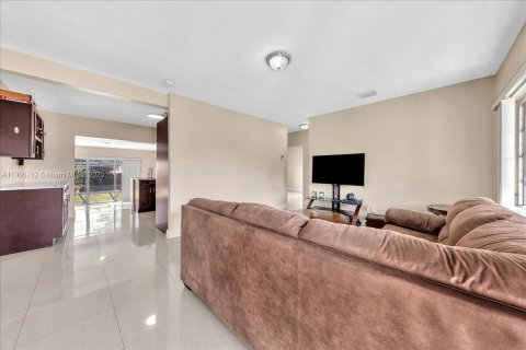 Villa ou maison à vendre à North Miami, Floride: 3 chambres, 129.6 m2 № 1952190 - photo 3