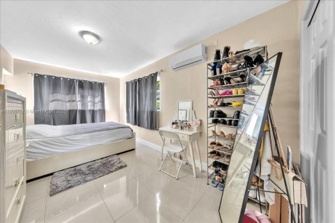 Villa ou maison à vendre à North Miami, Floride: 3 chambres, 129.6 m2 № 1952190 - photo 29