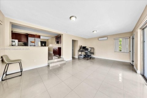 Villa ou maison à vendre à North Miami, Floride: 3 chambres, 129.6 m2 № 1952190 - photo 22