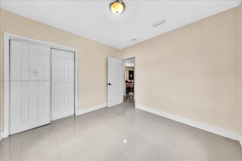 Villa ou maison à vendre à North Miami, Floride: 3 chambres, 129.6 m2 № 1952190 - photo 8