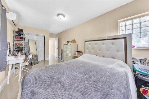 Villa ou maison à vendre à North Miami, Floride: 3 chambres, 129.6 m2 № 1952190 - photo 30
