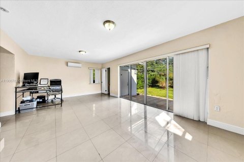 Villa ou maison à vendre à North Miami, Floride: 3 chambres, 129.6 m2 № 1952190 - photo 20