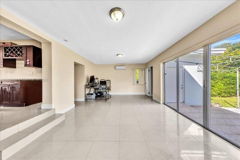 Villa ou maison à vendre à North Miami, Floride: 3 chambres, 129.6 m2 № 1952190 - photo 21