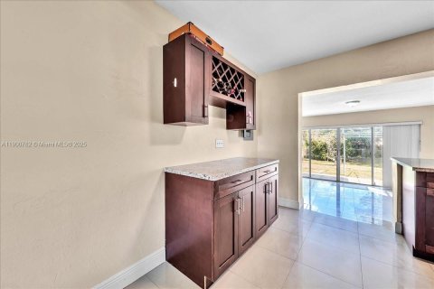Villa ou maison à vendre à North Miami, Floride: 3 chambres, 129.6 m2 № 1952190 - photo 12