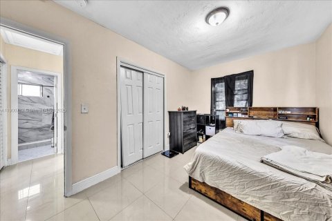 Villa ou maison à vendre à North Miami, Floride: 3 chambres, 129.6 m2 № 1952190 - photo 10