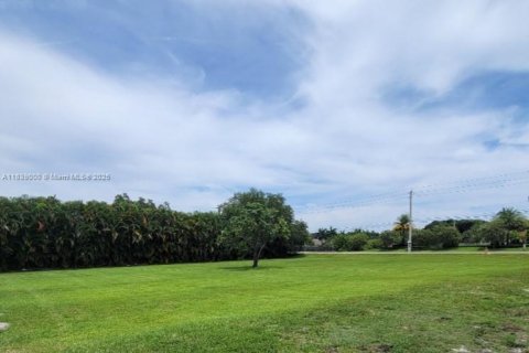 Terreno en venta en Davie, Florida № 1935661 - foto 1