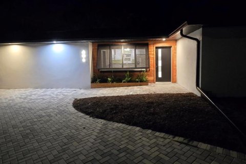 Casa en venta en Saint Pete Beach, Florida, 3 dormitorios, 146.88 m2 № 2304955 - foto 4