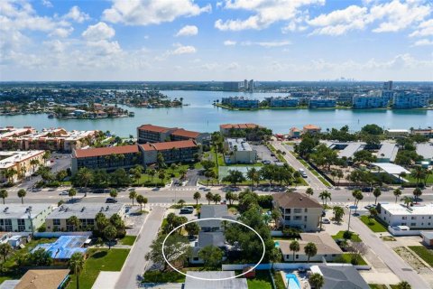 Casa en venta en Saint Pete Beach, Florida, 3 dormitorios, 146.88 m2 № 2304955 - foto 7