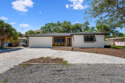 Casa en venta en Saint Pete Beach, Florida, 3 dormitorios, 146.88 m2 № 2304955 - foto 2