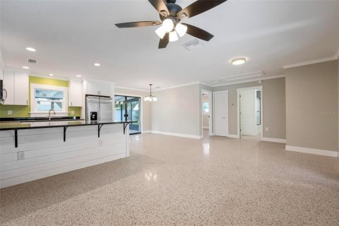 Casa en venta en Saint Pete Beach, Florida, 3 dormitorios, 146.88 m2 № 2304955 - foto 21