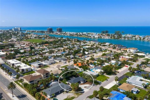 Casa en venta en Saint Pete Beach, Florida, 3 dormitorios, 146.88 m2 № 2304955 - foto 12