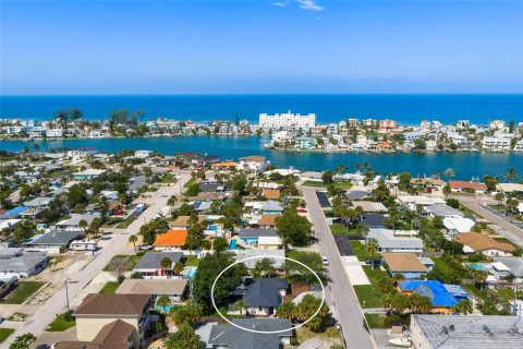 Casa en venta en Saint Pete Beach, Florida, 3 dormitorios, 146.88 m2 № 2304955 - foto 11