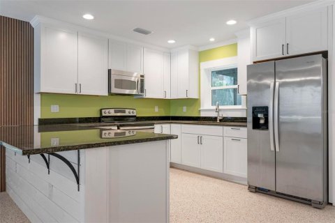 Casa en venta en Saint Pete Beach, Florida, 3 dormitorios, 146.88 m2 № 2304955 - foto 17