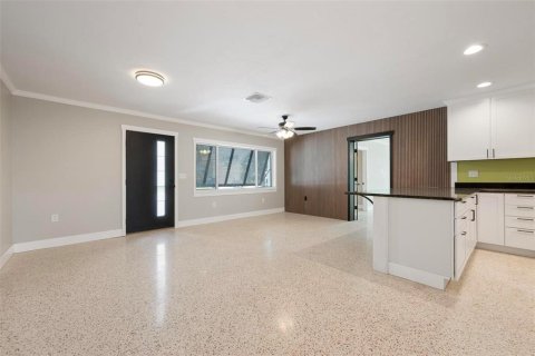Casa en venta en Saint Pete Beach, Florida, 3 dormitorios, 146.88 m2 № 2304955 - foto 16