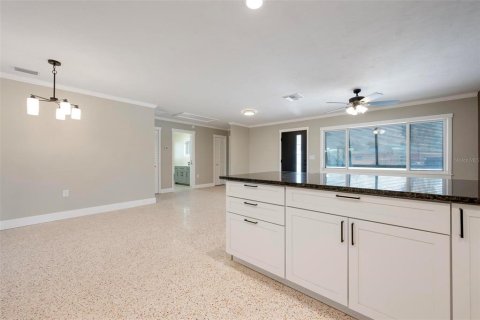 Casa en venta en Saint Pete Beach, Florida, 3 dormitorios, 146.88 m2 № 2304955 - foto 19