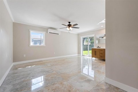 Casa en venta en Saint Pete Beach, Florida, 3 dormitorios, 146.88 m2 № 2304955 - foto 24