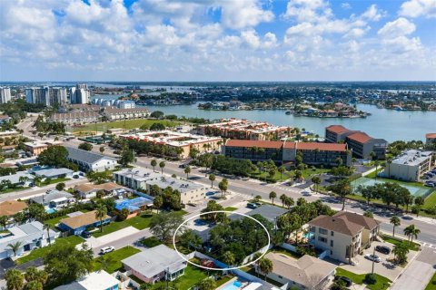 Casa en venta en Saint Pete Beach, Florida, 3 dormitorios, 146.88 m2 № 2304955 - foto 8