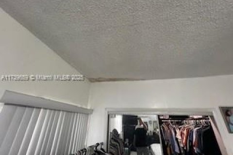 House in Miami, Florida 3 bedrooms, 96.62 sq.m. № 1709567 - photo 19